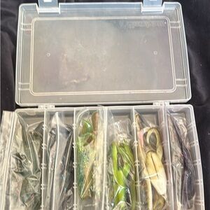 Fishing Lures in Tackle Box soft plastics ‘frogs’ 25 pieces